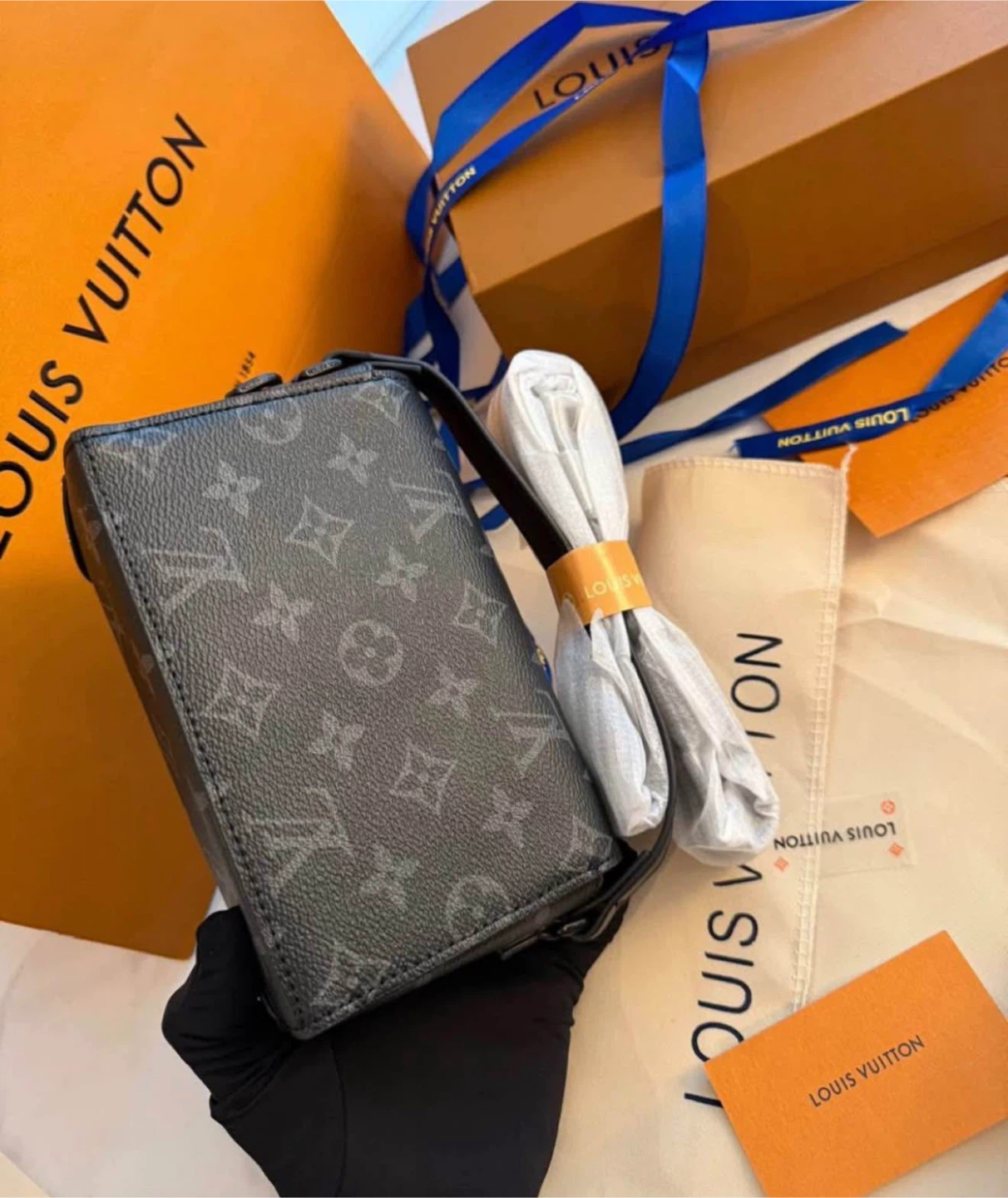 Louis Vuitton Steamer Wearable Wallet - photo 4