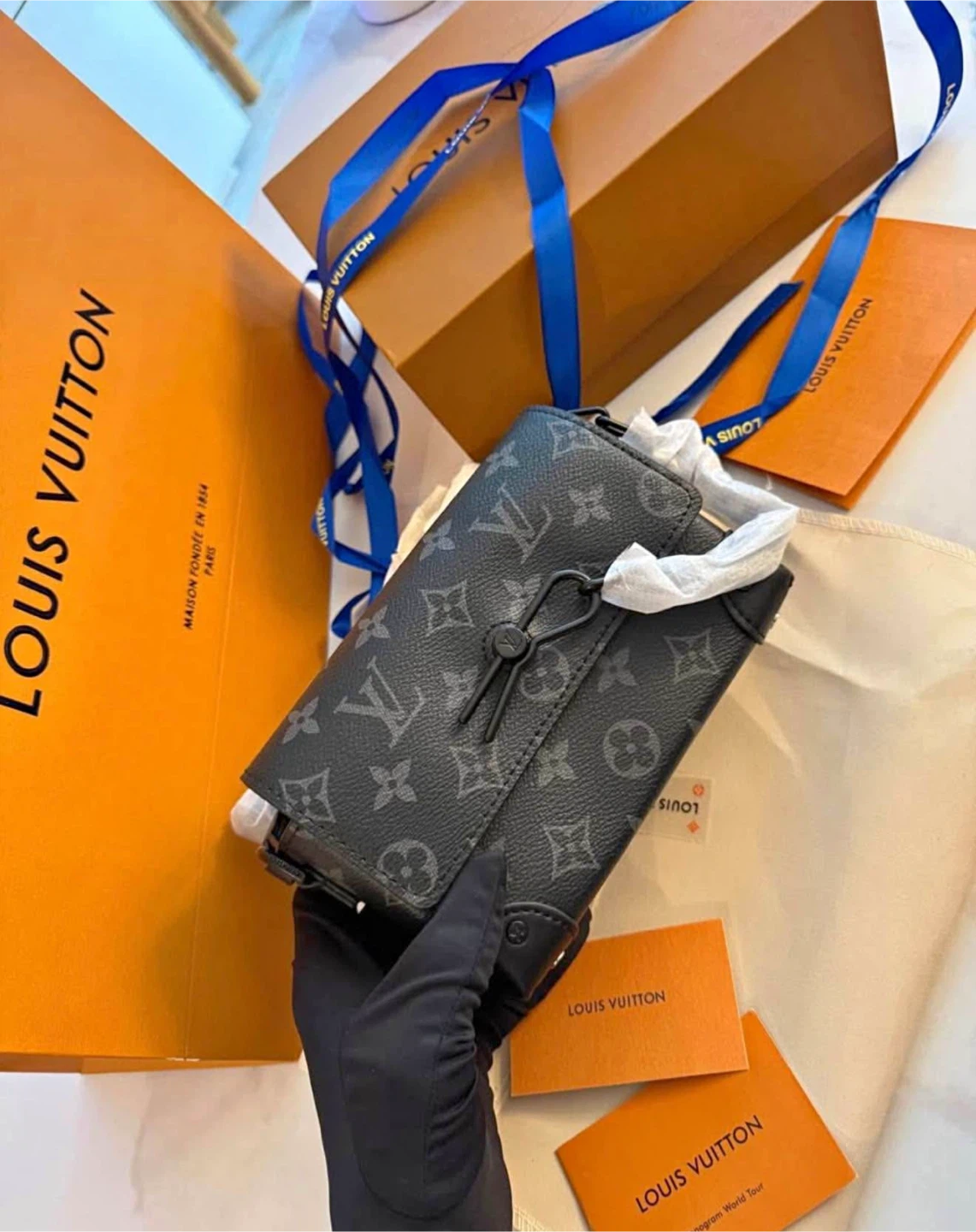 Louis Vuitton Steamer Wearable Wallet