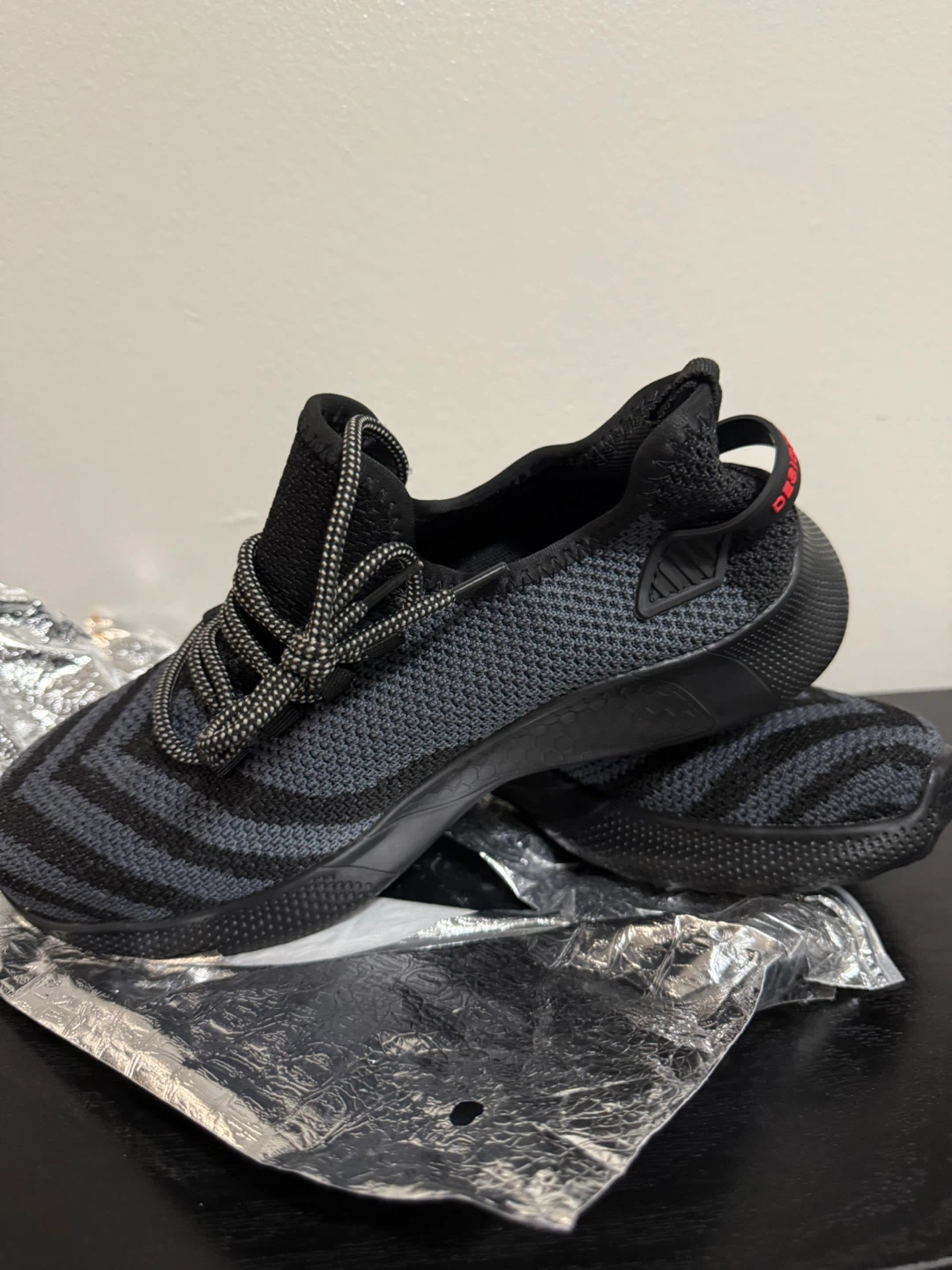 NEW Steel Toe Safety Sneakers, Sizes EU 37 - photo 3