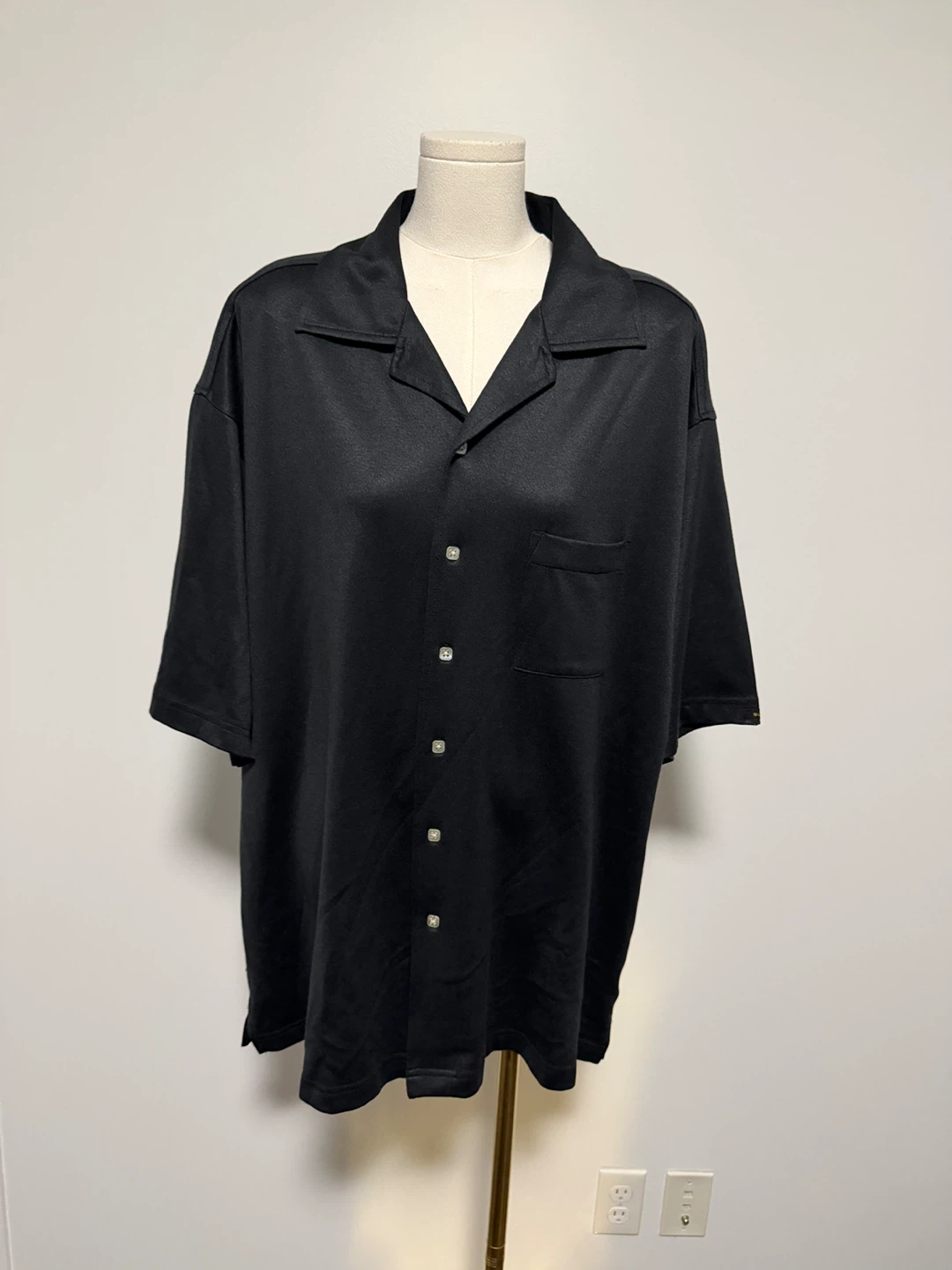 Black Short Sleeve Button-Up Shirt Men’s