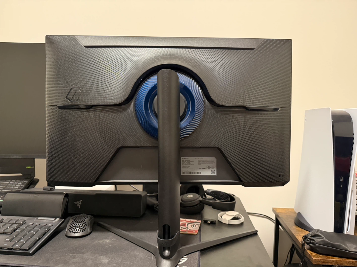 Samsung 27" Gaming Monitor - photo 3
