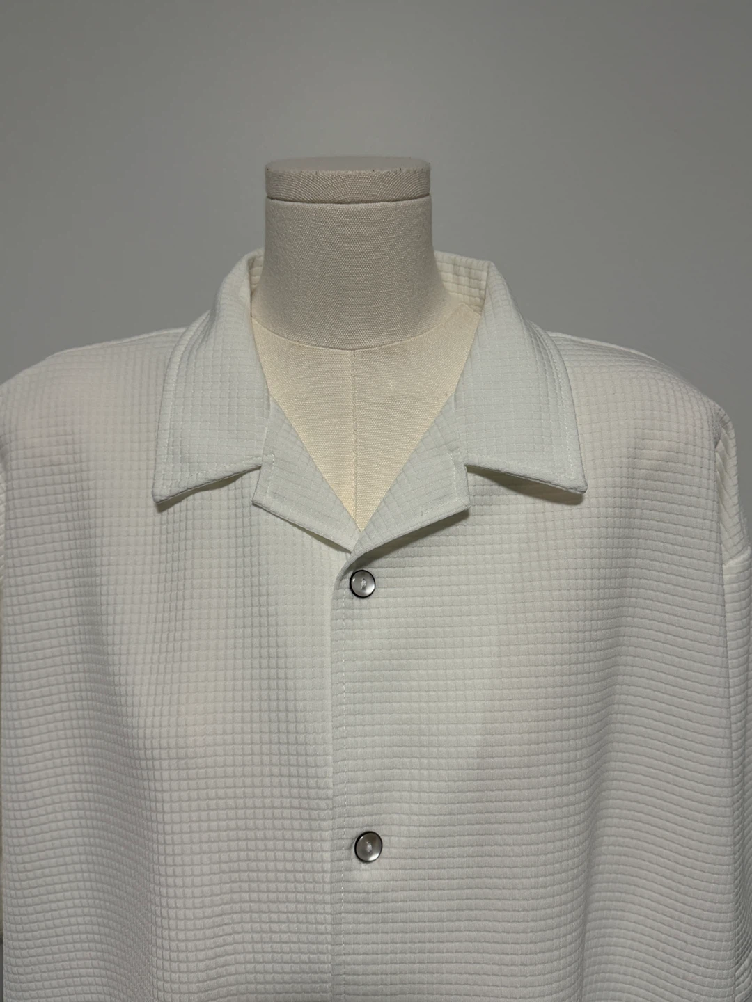 Men’s White Waffle Knit Button-Up Shirt - photo 2