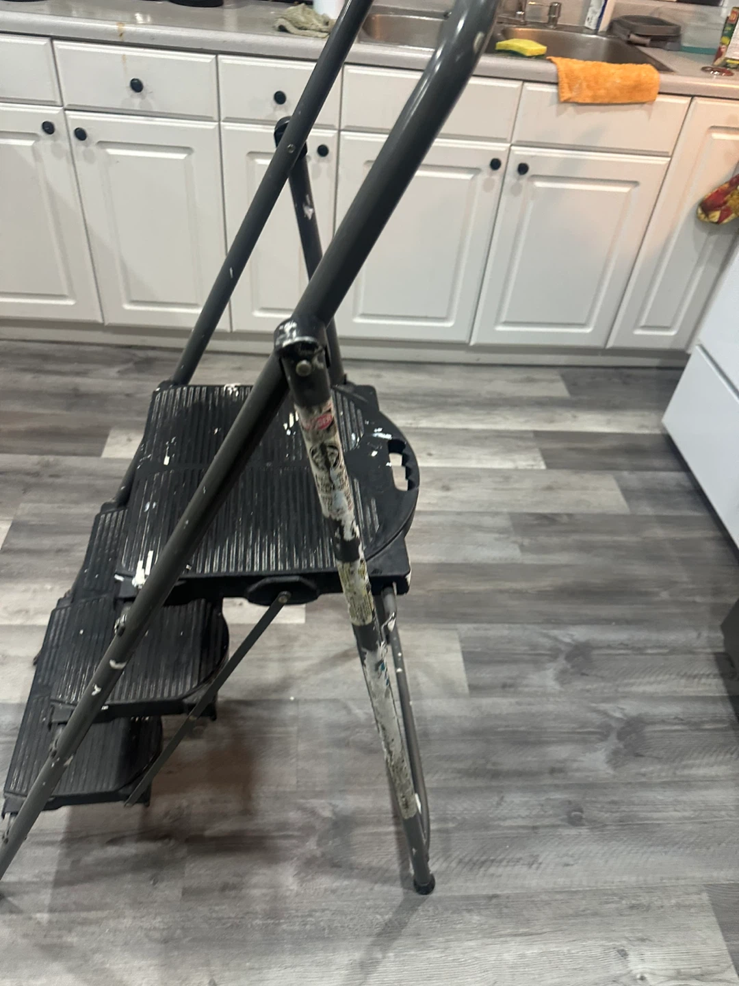 Used Cosco 3-Step Ladder - photo 3