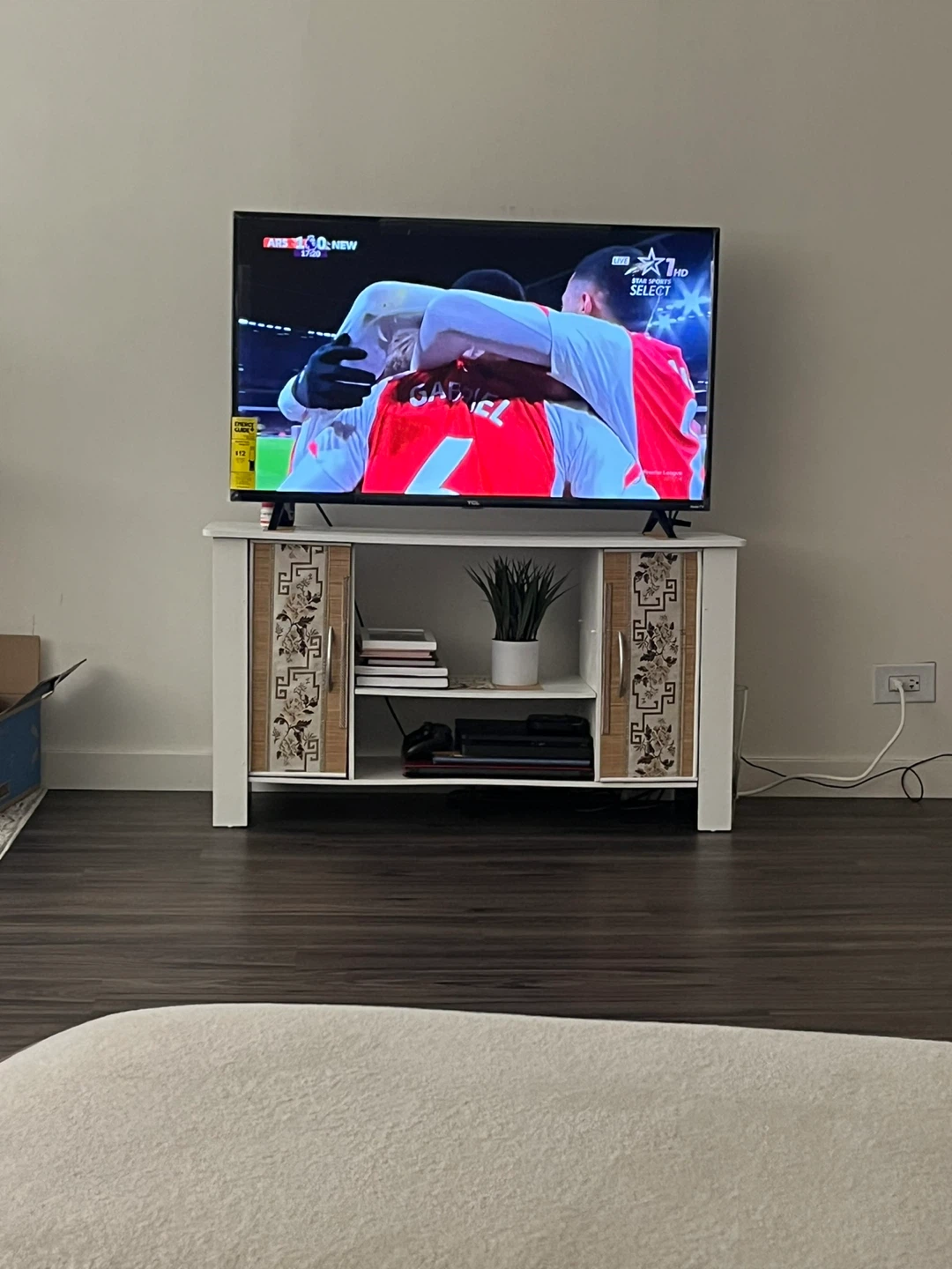 TCL TV Roku 43 inch - photo 2