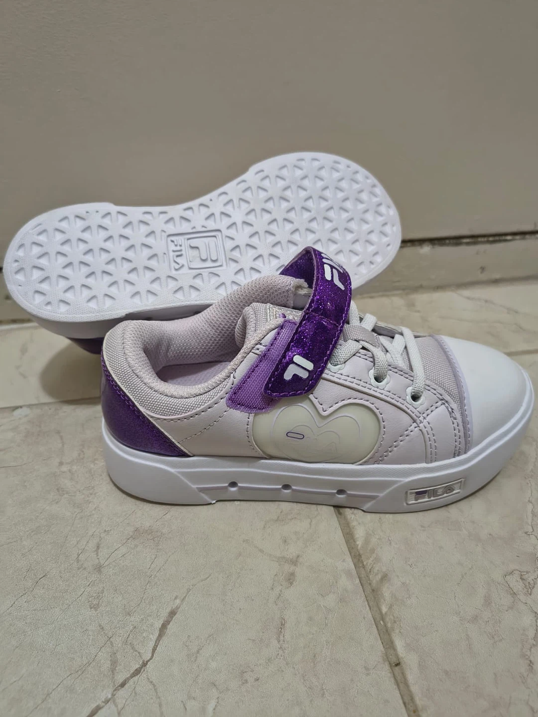 Fila Kids' Light-Up Sneakers, Size 7 - photo 3