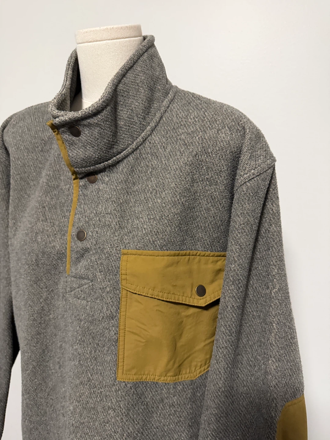 Grey Pullover with Mustard Accents Men’s - photo 2