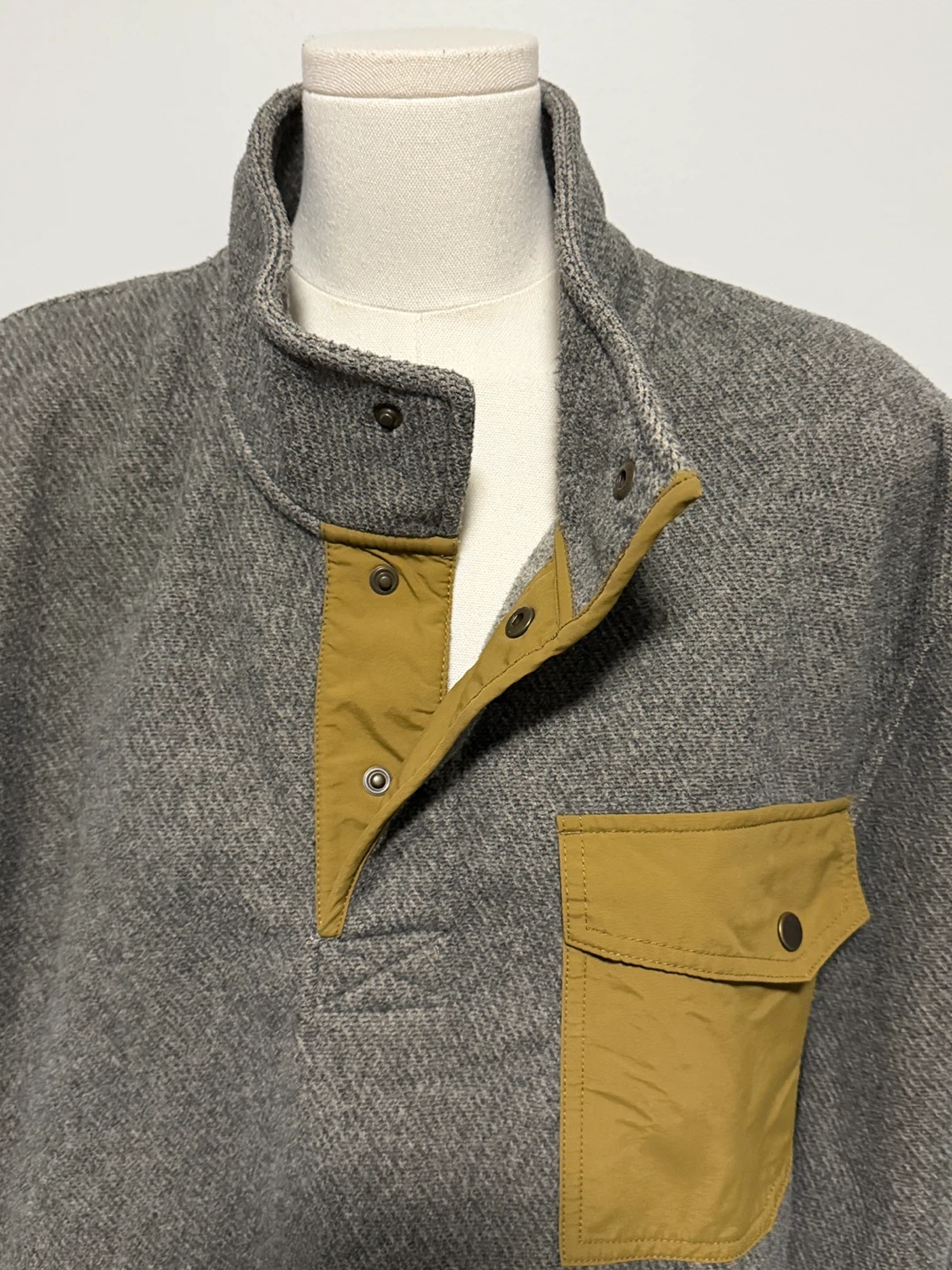 Grey Pullover with Mustard Accents Men’s - photo 5