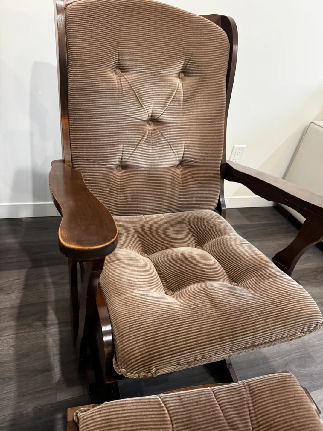Glider Rocking Chair with Ottoman - photo 2