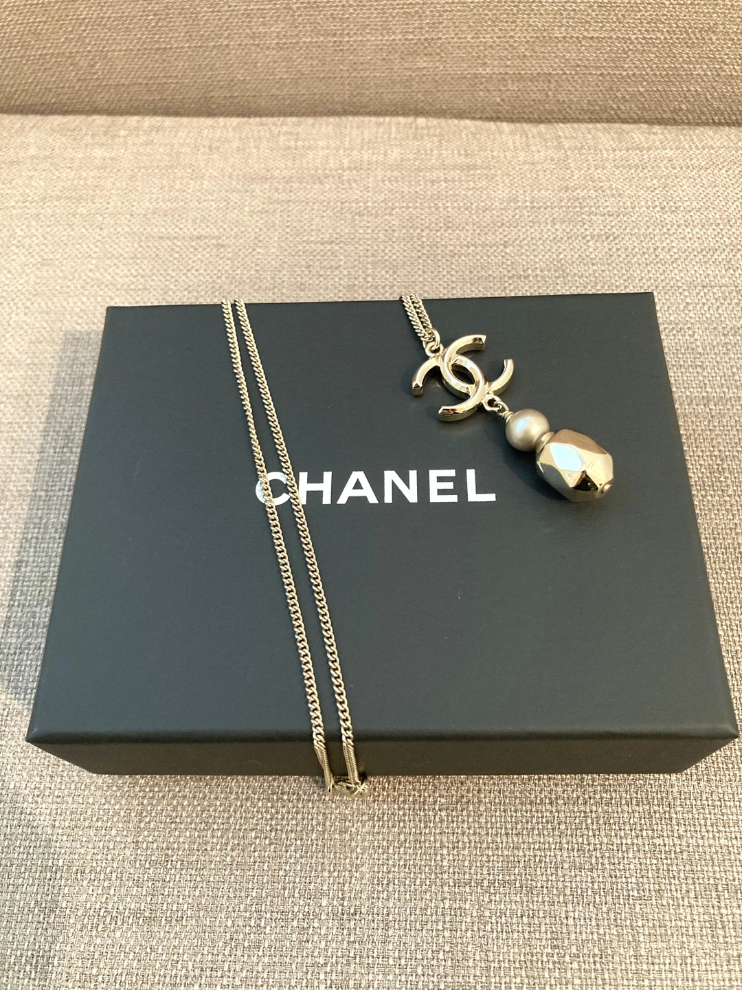 Chanel Pendant Necklace with Box - photo 2