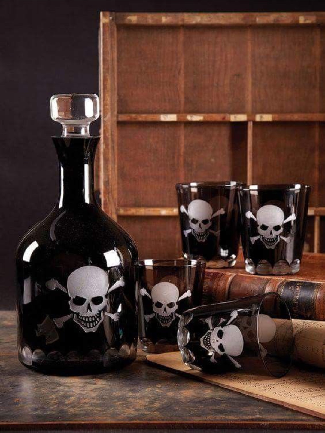 Black Skull Decanter and 8 Glasses Set - photo 3