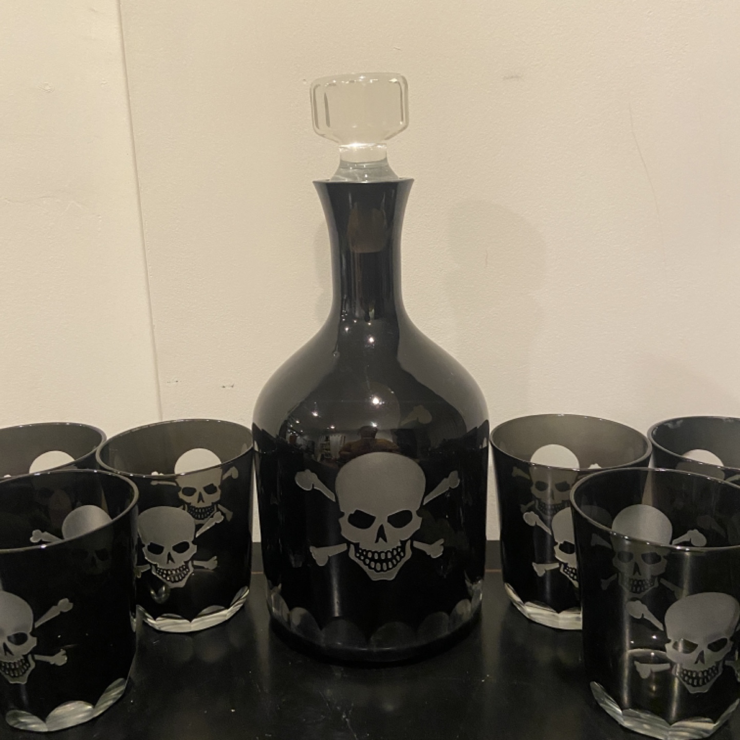Black Skull Decanter and 8 Glasses Set - photo 2