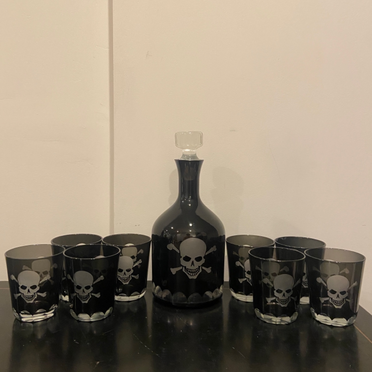 Black Skull Decanter and 8 Glasses Set