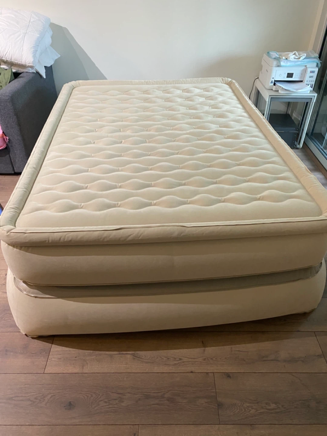 AeroBed Air Mattress - photo 2