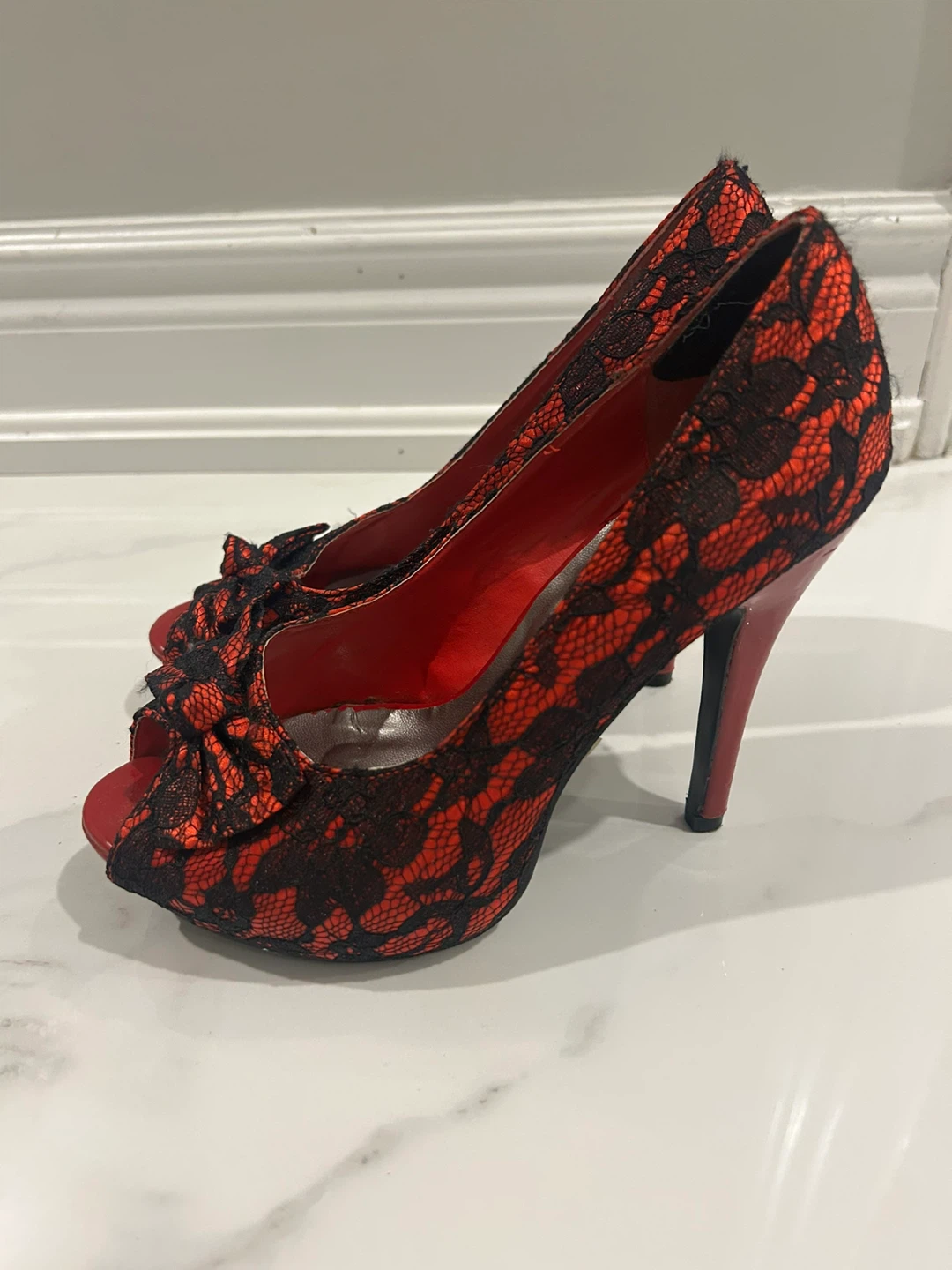 Lasonia Heels - Size 7 1/2- Red/Black - photo 2