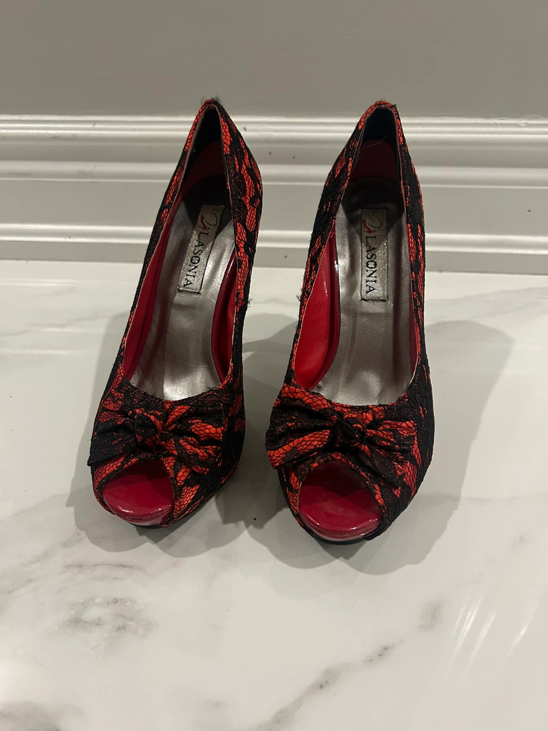Lasonia Heels - Size 7 1/2- Red/Black