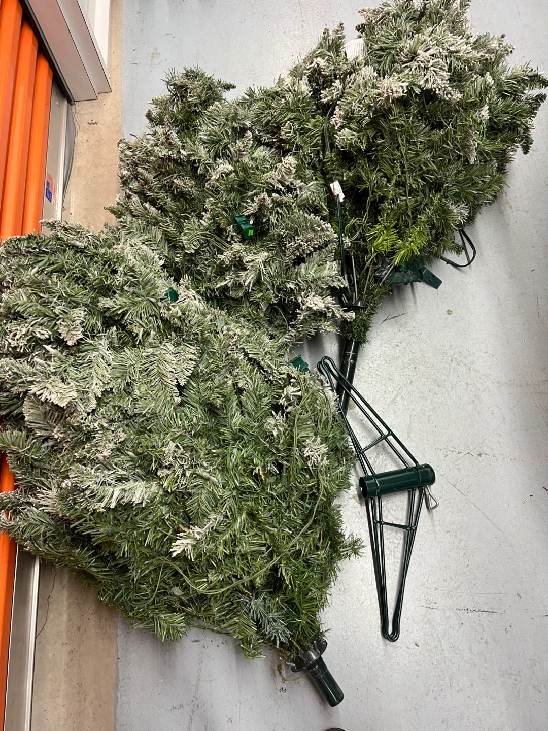 Jaclyn Smith 7 FT Flocked Pine Christmas Tree