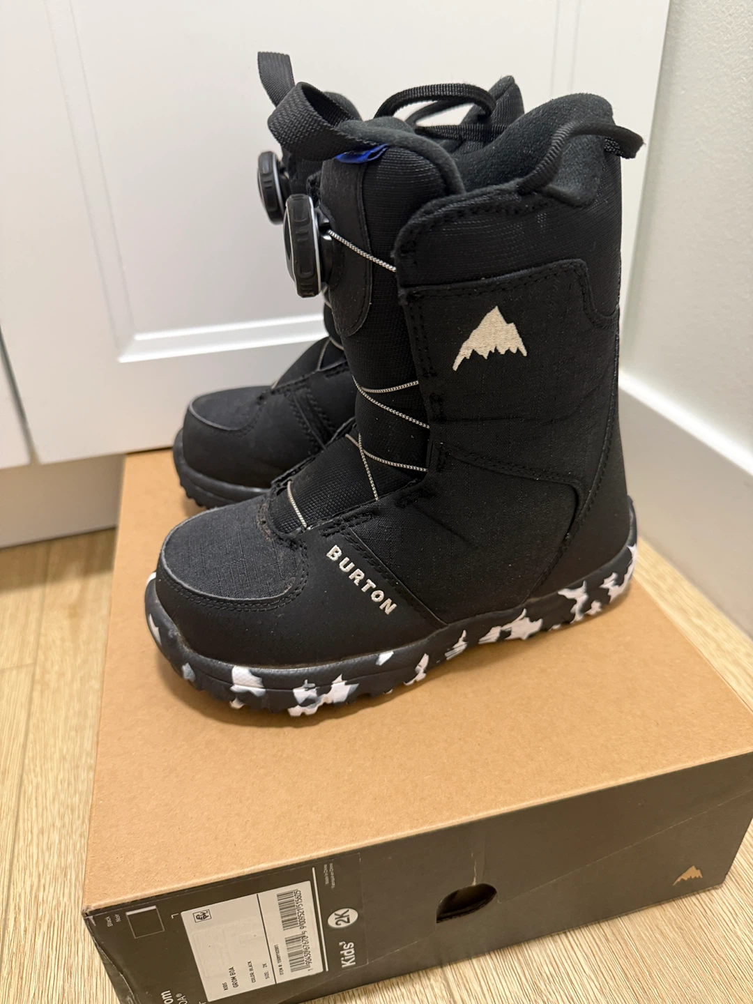 Burton Grom BOA Kids' Black Snowboard Boots - Size 2K - photo 2