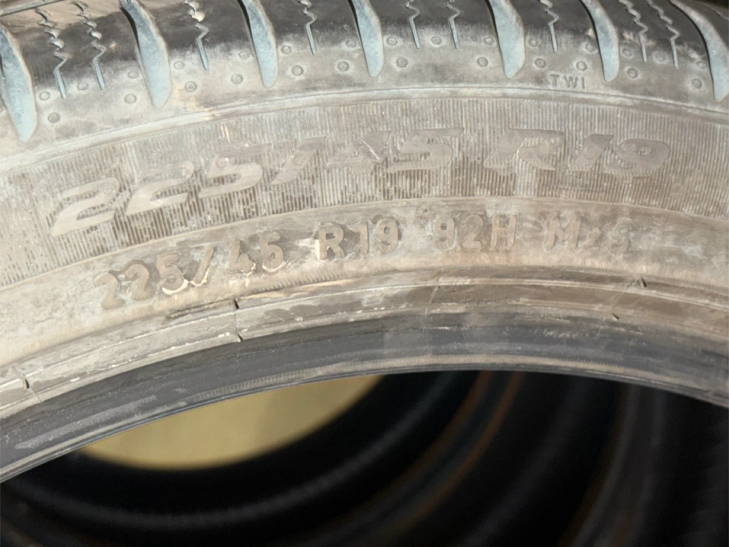 All season tires 225/45/19 - photo 5