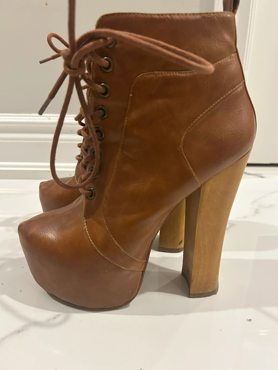 Wild Pair Brown Lace-Up Platform Booties size 7 - photo 2