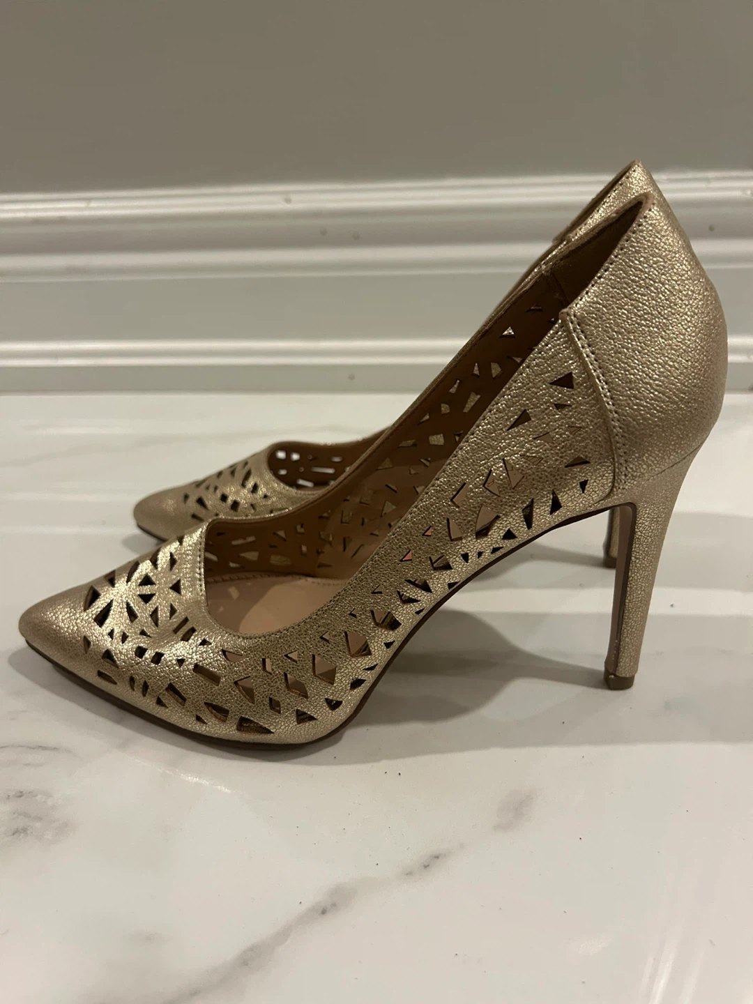 BCBGeneration Gold Heels - Size 7 - photo 2