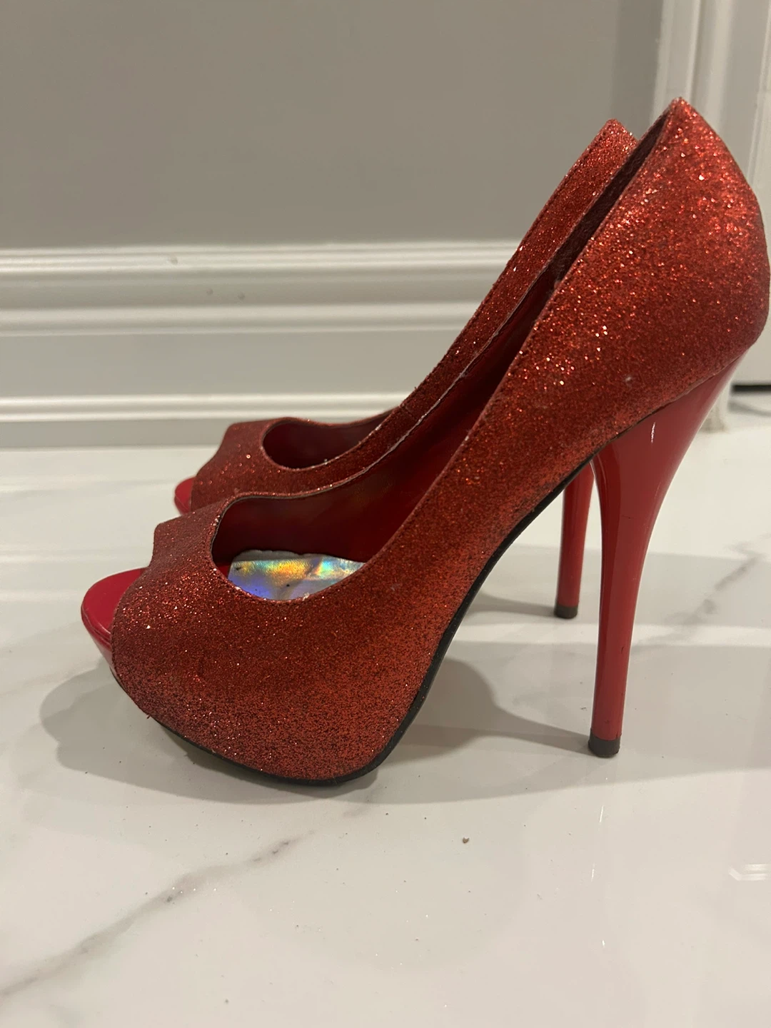 Lasonia Red Glitter Heels - Size 6 - photo 2
