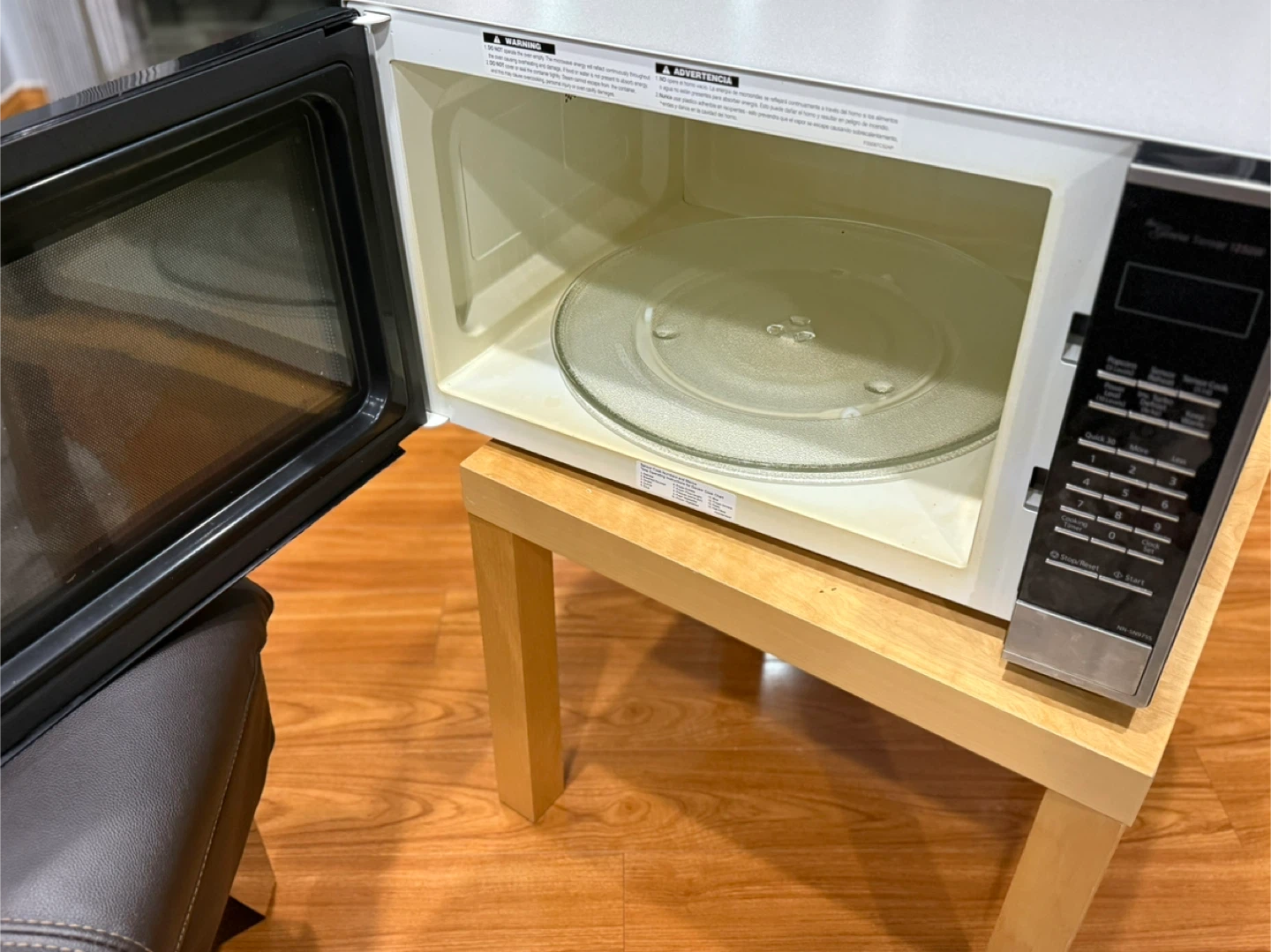 Panasonic Genius Sensor 1250W Microwave - photo 2