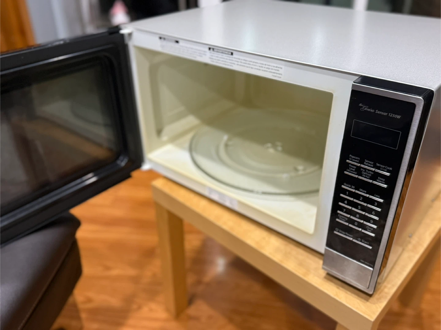 Panasonic Genius Sensor 1250W Microwave - photo 3