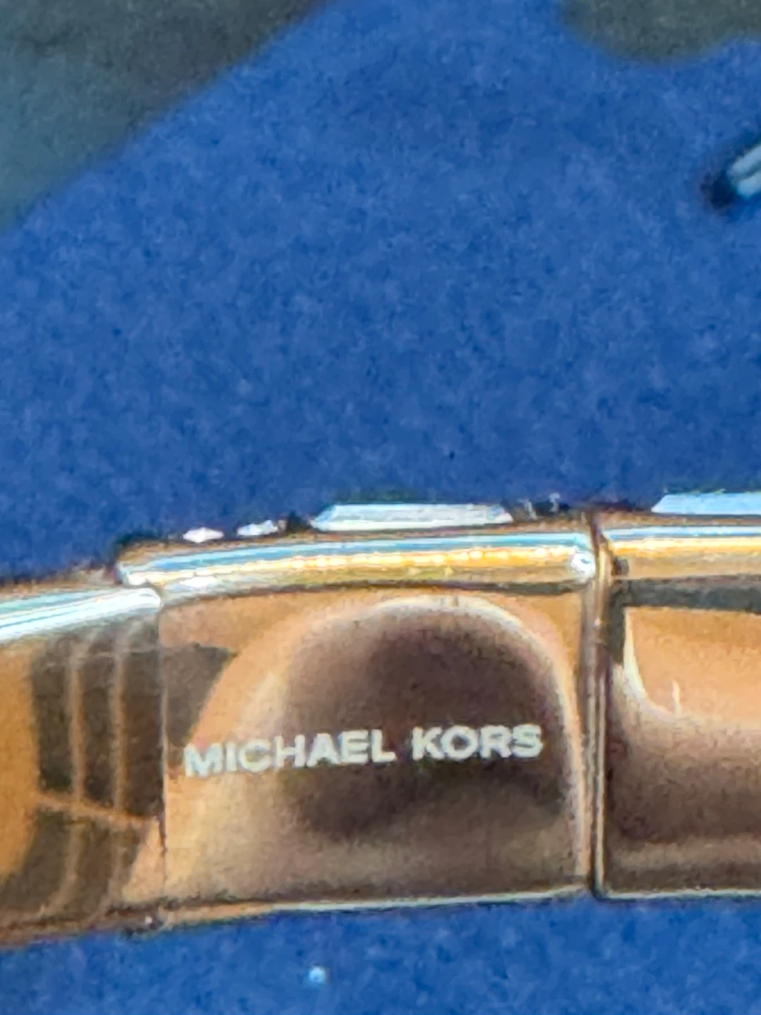 Brand New Michael Kors Gold Bangle Bracelet - photo 3