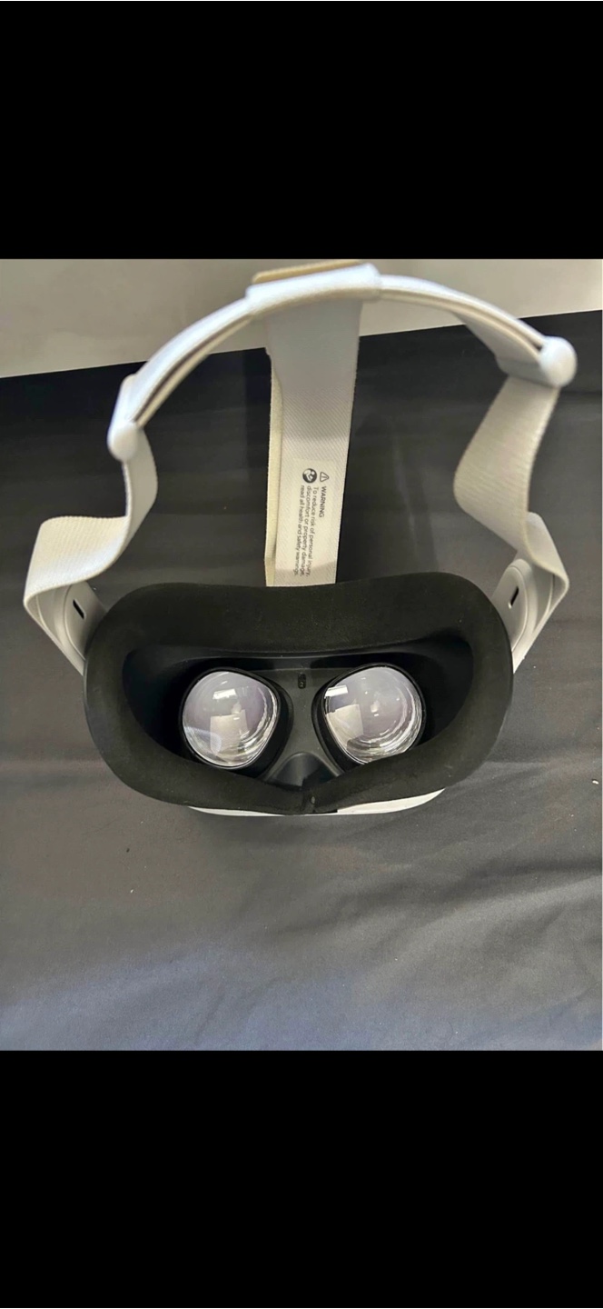 Oculus Quest 2 VR Headset - Like New! - photo 2