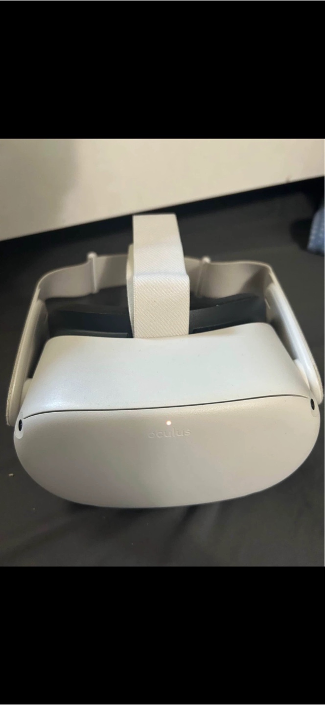 Oculus Quest 2 VR Headset - Like New! - photo 4