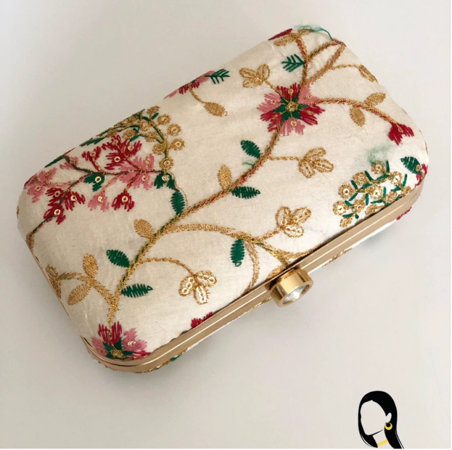 Floral Embroidered Clutch Purse