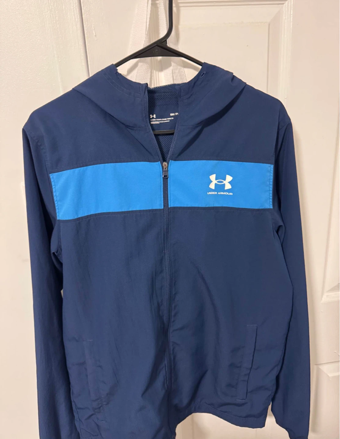 Under Armour Hooded Jacket - Size Small