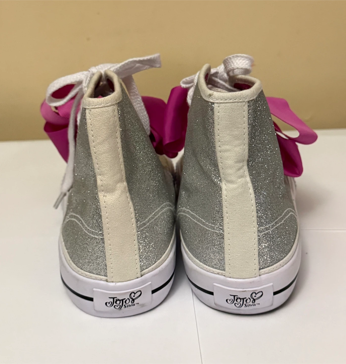 JoJo Siwa Silver Shoes with Pink Bow size 4 - photo 4