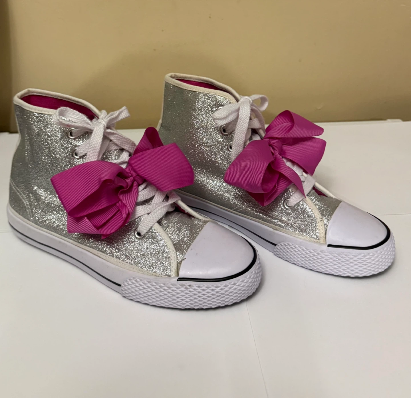JoJo Siwa Silver Shoes with Pink Bow size 4 - photo 3