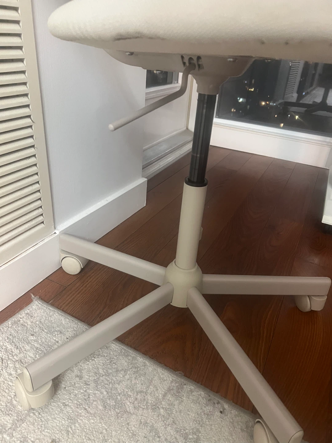 White Adjustable Desk Chair - photo 3