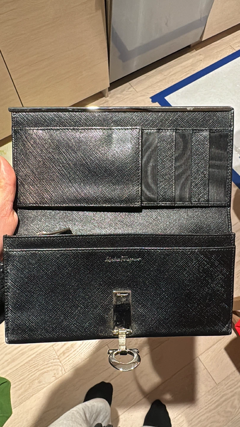 Salvatore Ferragamo Black Wallet - photo 3