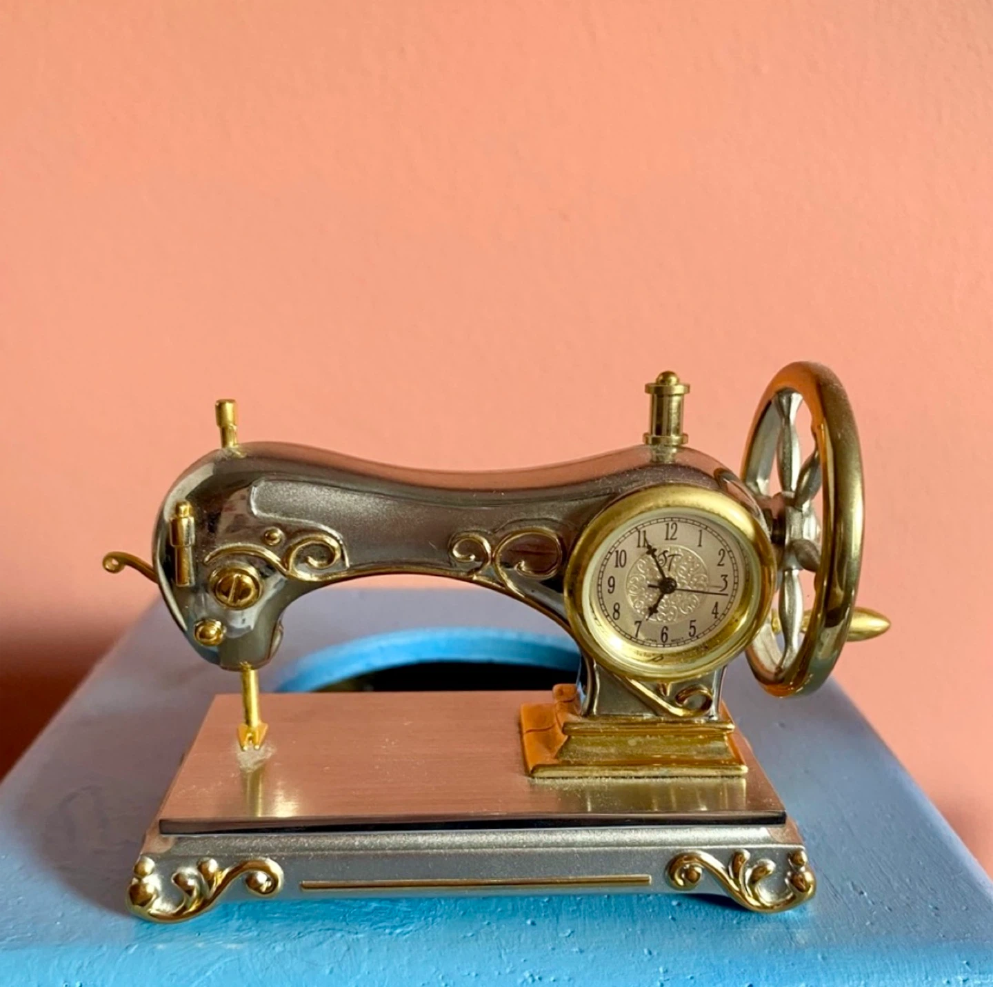 Novelty Sewing Machine Clock Unique Home Decor