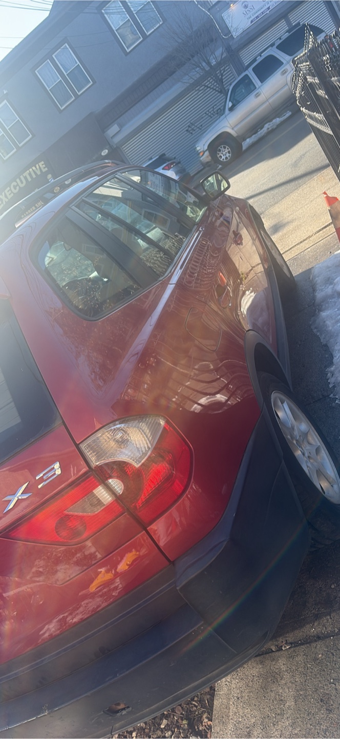 Red BMW X3 SUV - photo 5