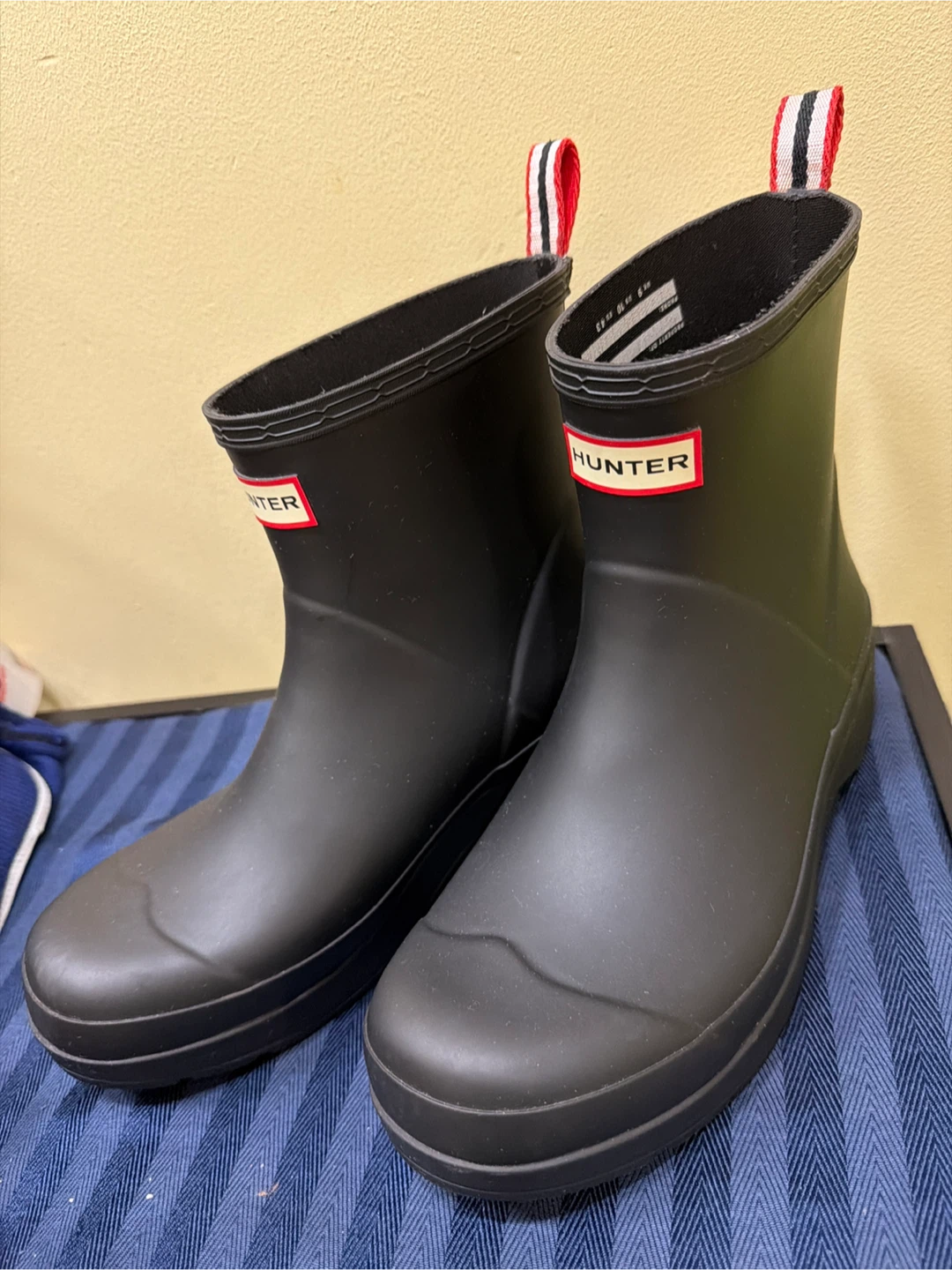 Hunter Rain Boots - Black - US Size 10 - photo 4