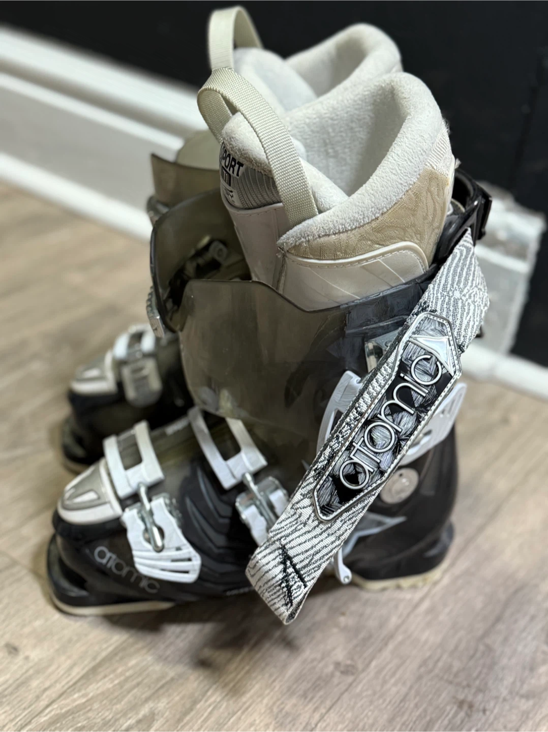Atomic Ski Boots - Size 23.5 - photo 2