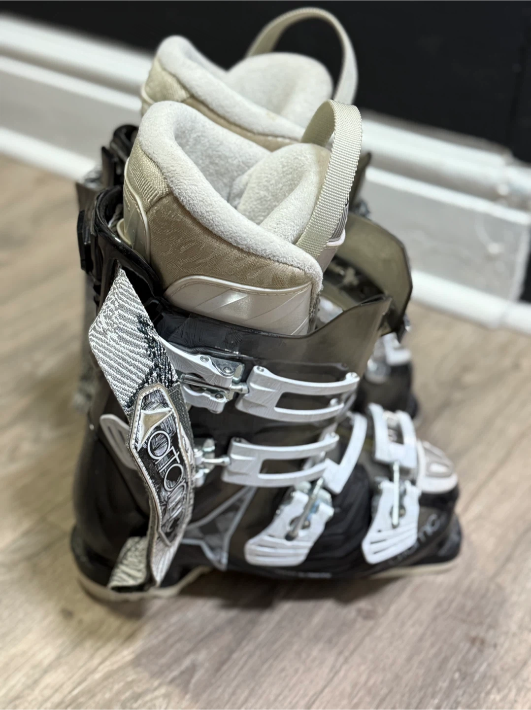Atomic Ski Boots - Size 23.5 - photo 4