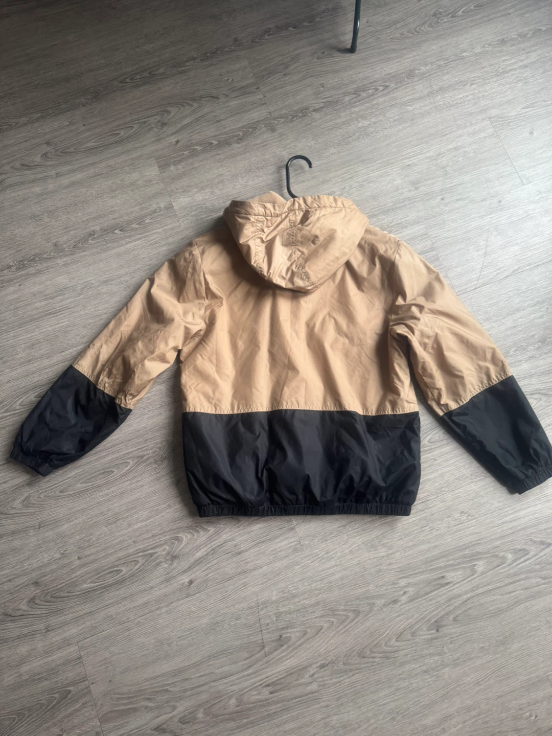 Jordan Tan & Black Pullover Jacket - photo 4