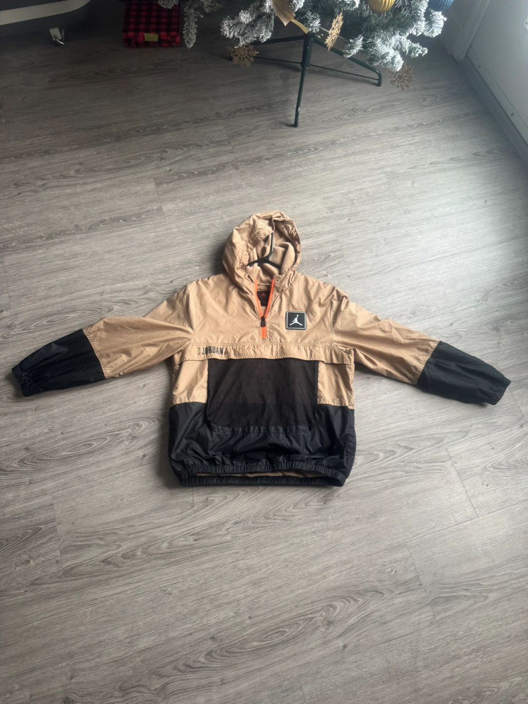 Jordan Tan & Black Pullover Jacket - photo 2