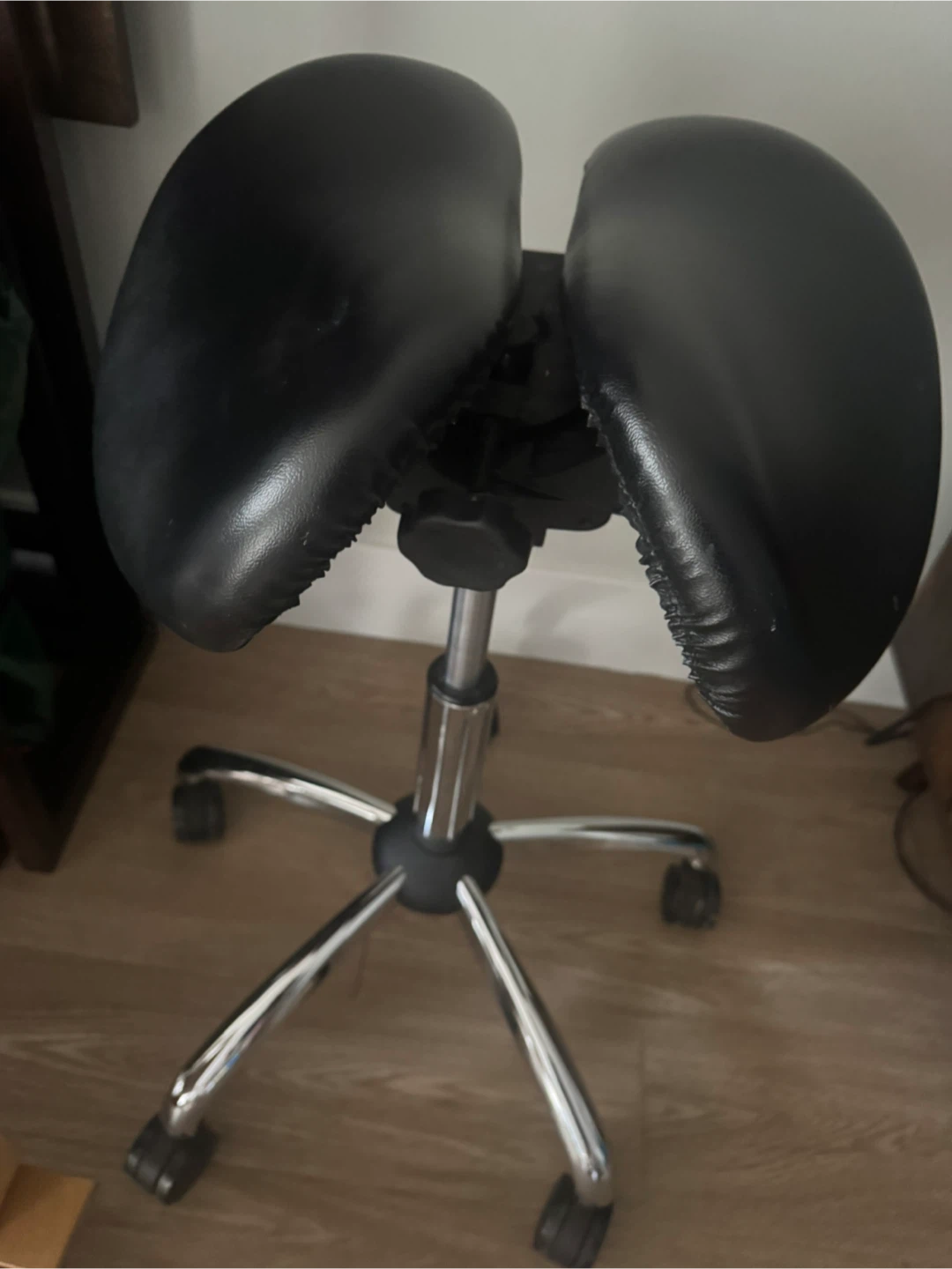 Ergonomic Divided Leather Saddle Stool Tilt Model - photo 2