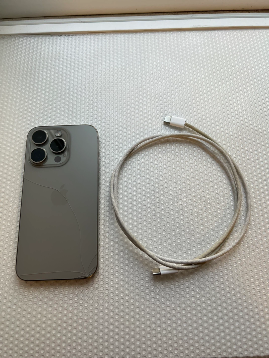 IPhone 15 Pro Natural Titanium - 128GB - 88% Battery - photo 3