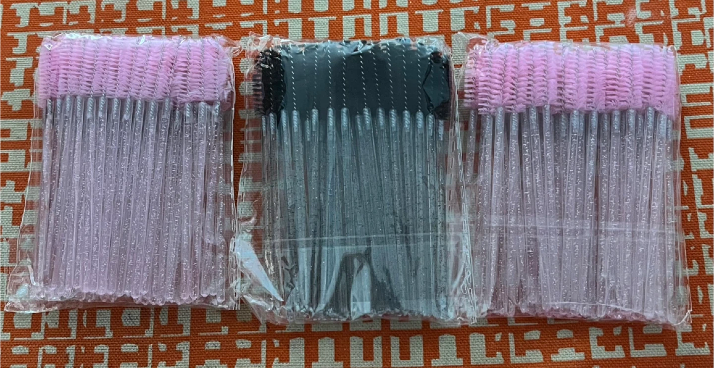 New Disposable Mascara Wands Pink & Black