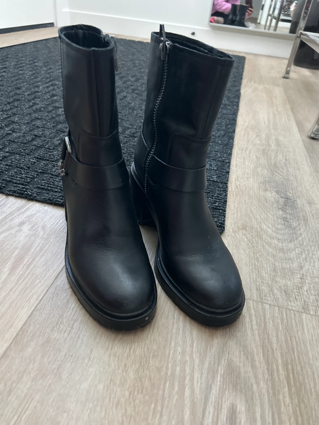 Dolce Vita Black Leather Heeled Ankle Boots, Size 7.5 - photo 2