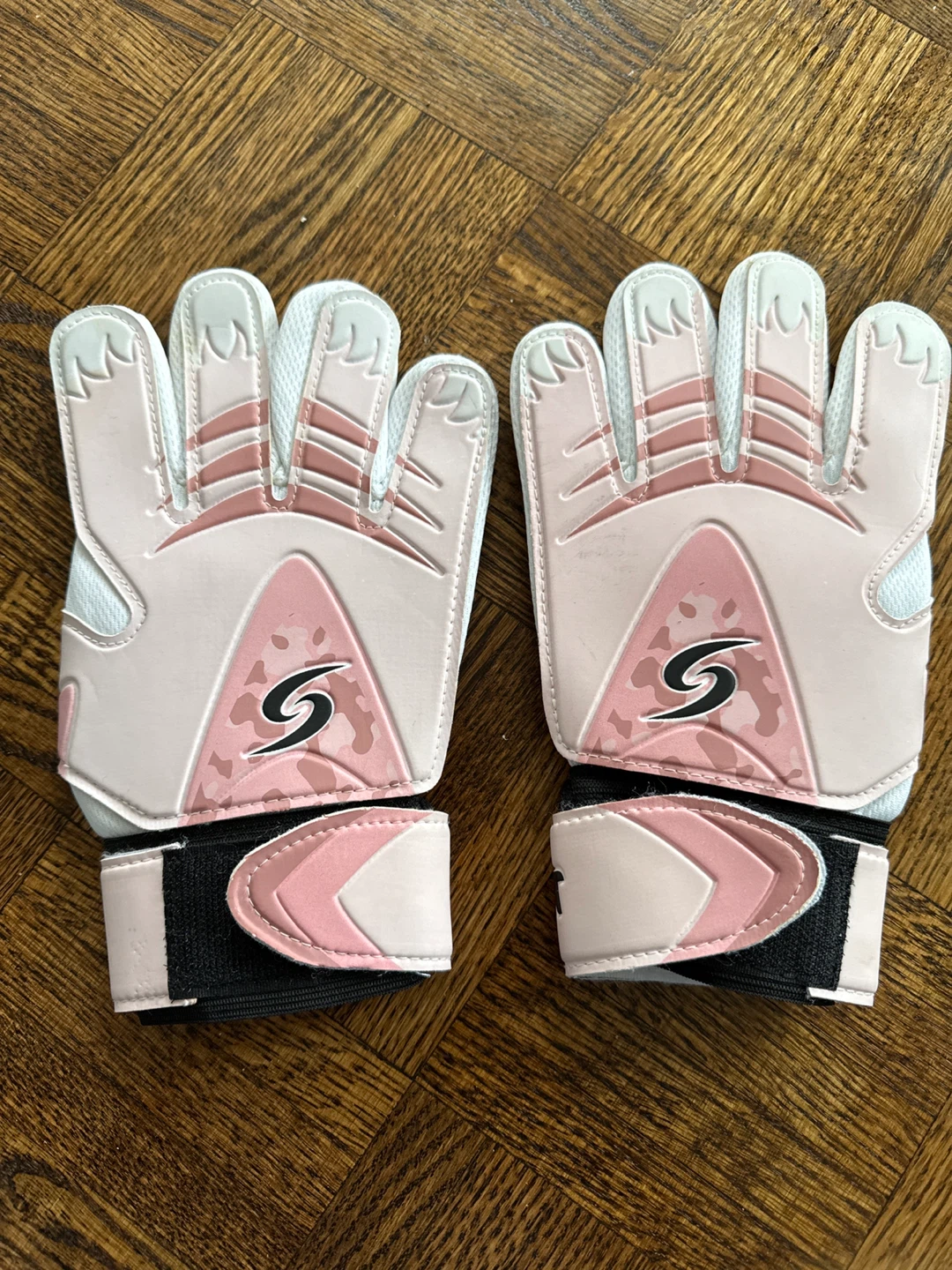 Sondico Pink Goalie Gloves