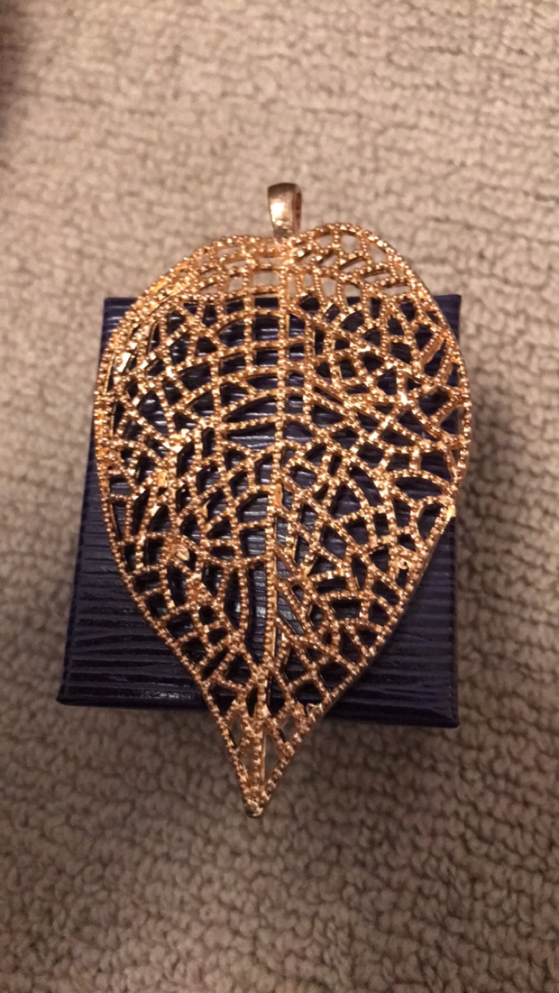 Gold Leaf Pendant Necklace