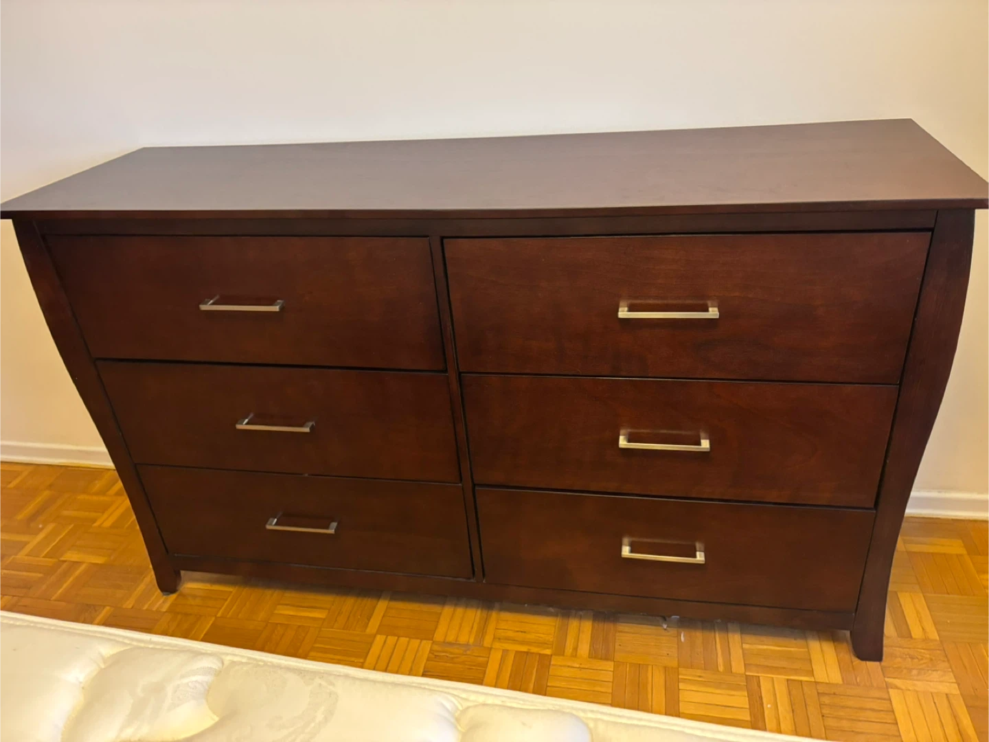 Dresser 6 drawer in beautiful espresso colour paid $1000